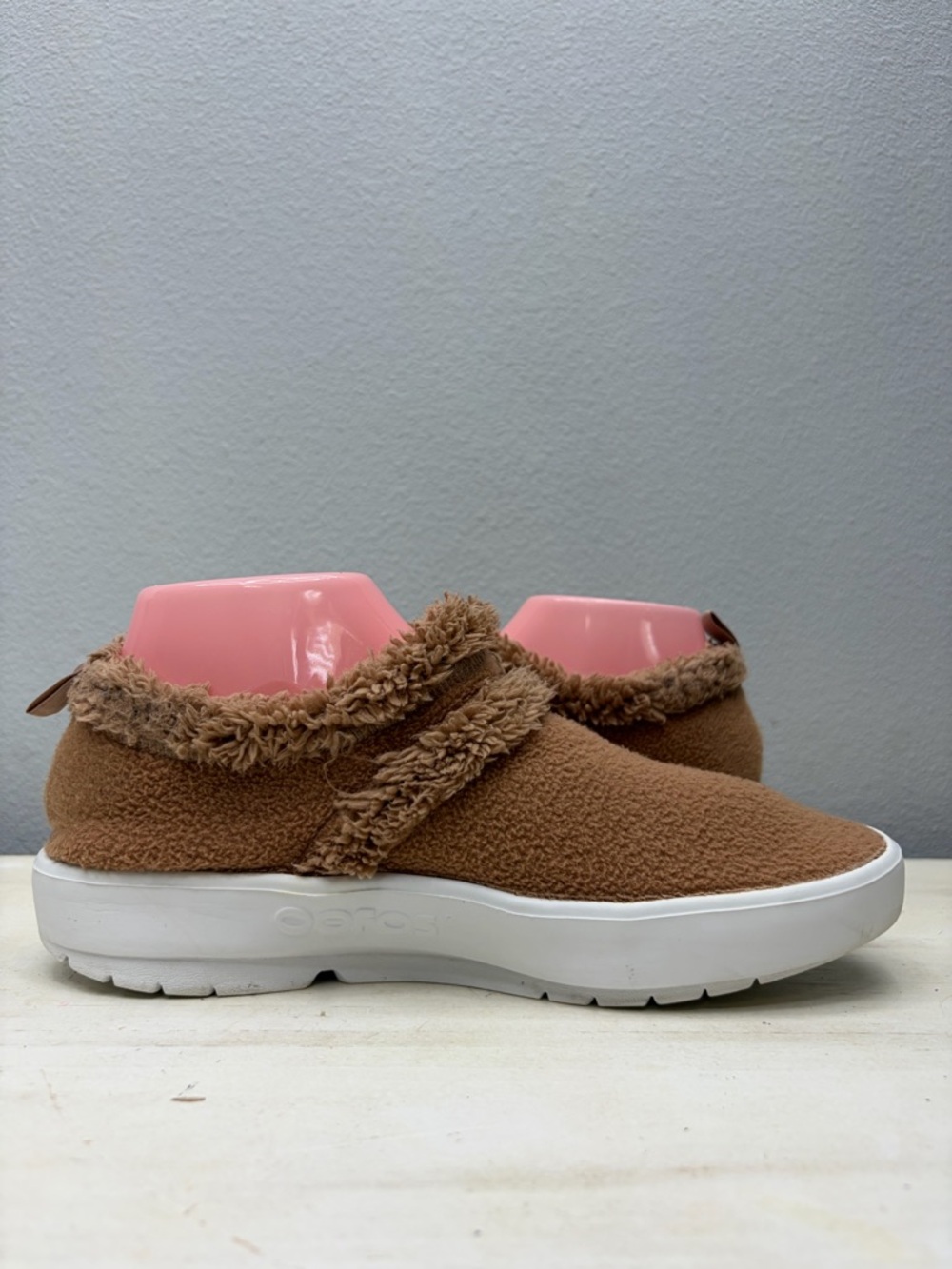 OOfos OOcoozies Low Recovery Shoes Size 9.5 - Picture 2 of 8
